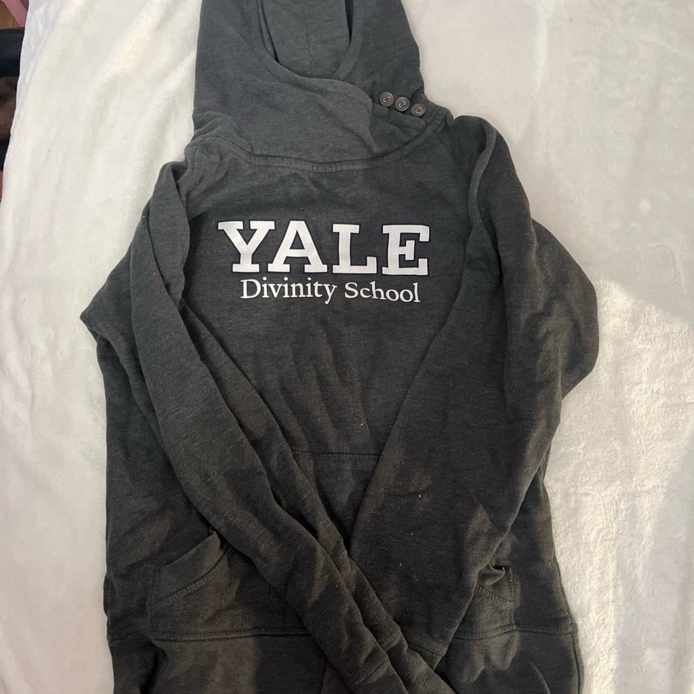 Yale sweatshirt